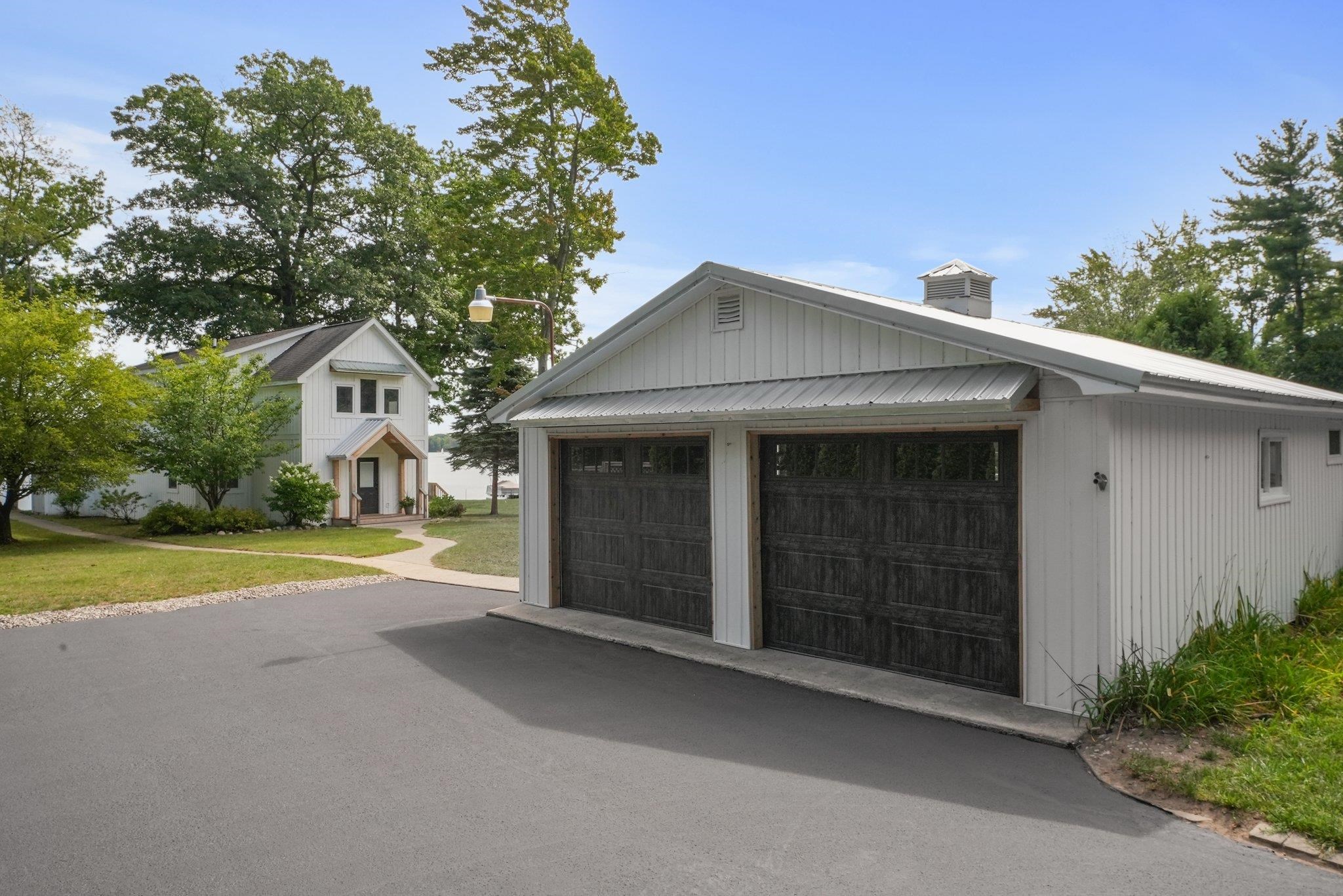 298 Bass Lake Road Traverse City, MI 49685 - Photo 12 of 68 1926620-2de965da-3e12-40c6-8d8c-09e0ece95164.JPG