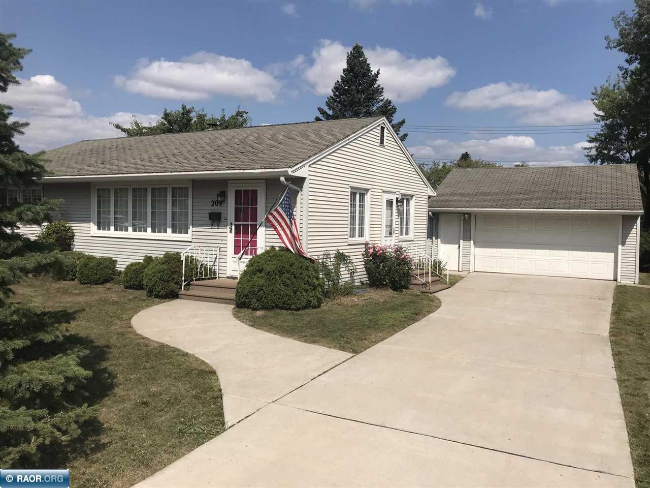 209 North Inner Drive Hibbing, MN 55746 - Photo 1 of 16