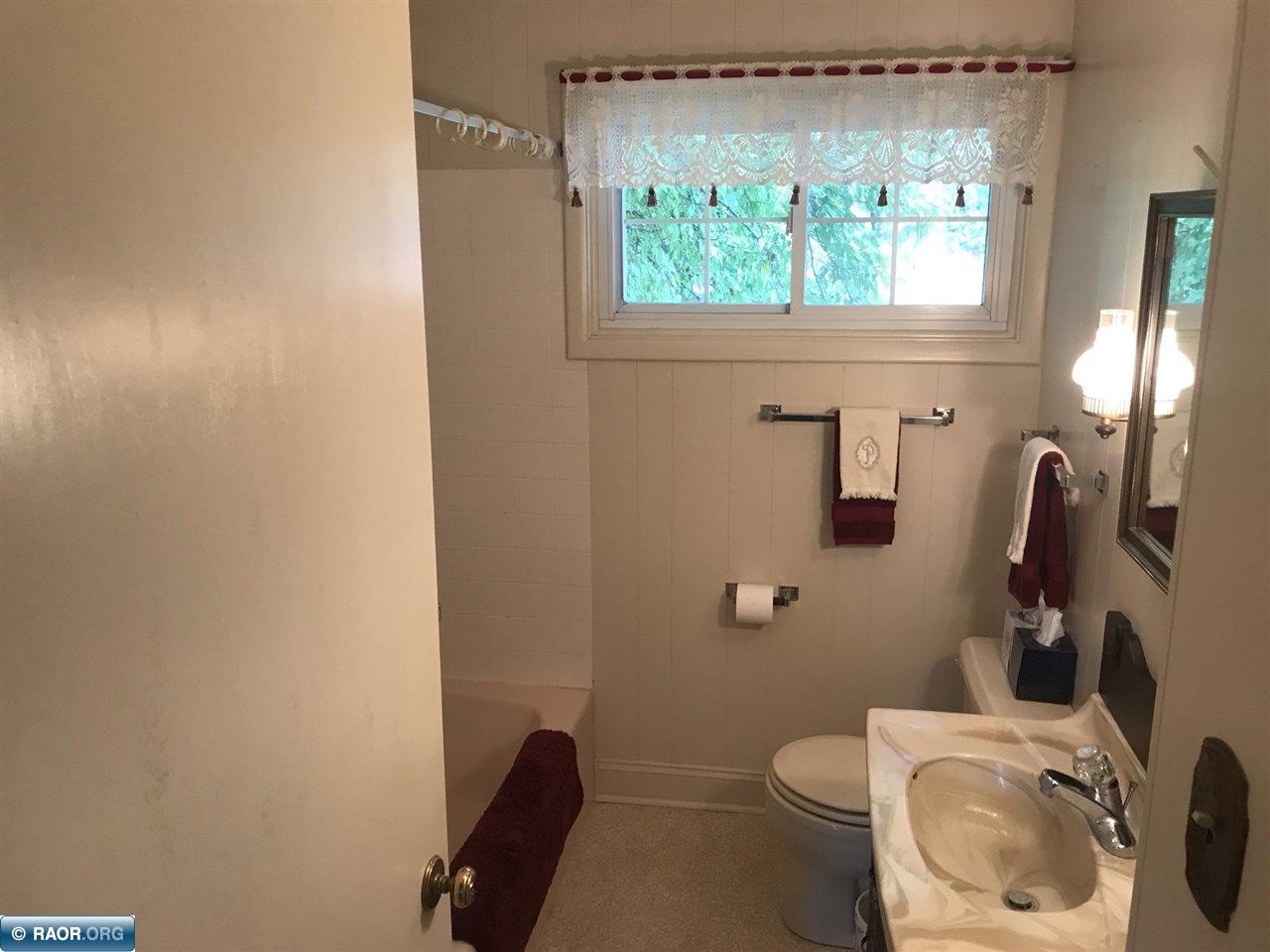 209 North Inner Drive Hibbing, MN 55746 - Photo 7 of 16
