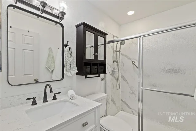 $197,999 | 313 1/2 6th Street, Filer, ID 83328