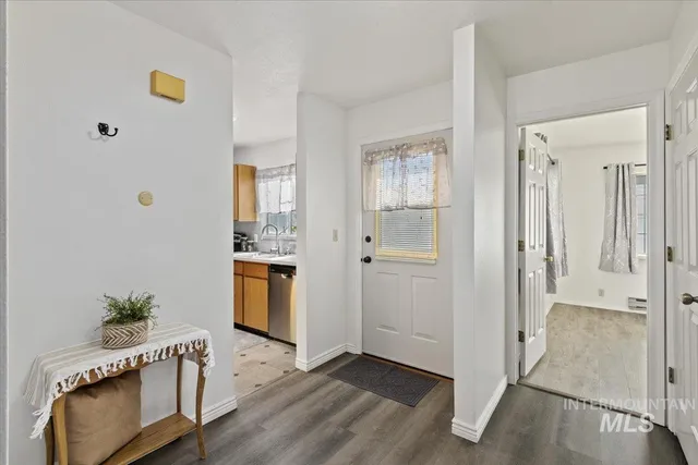 $197,999 | 313 1/2 6th Street, Filer, ID 83328