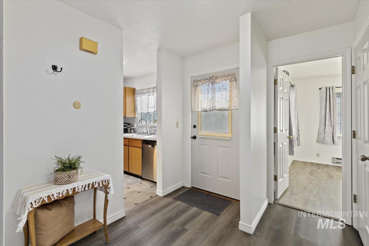 313 1/2 6th Street Filer, ID 83328 - Photo 4 of 18