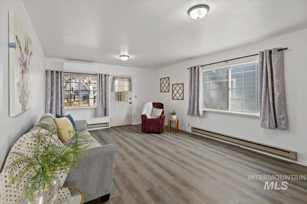 313 1/2 6th Street Filer, ID 83328 - Photo 5 of 18