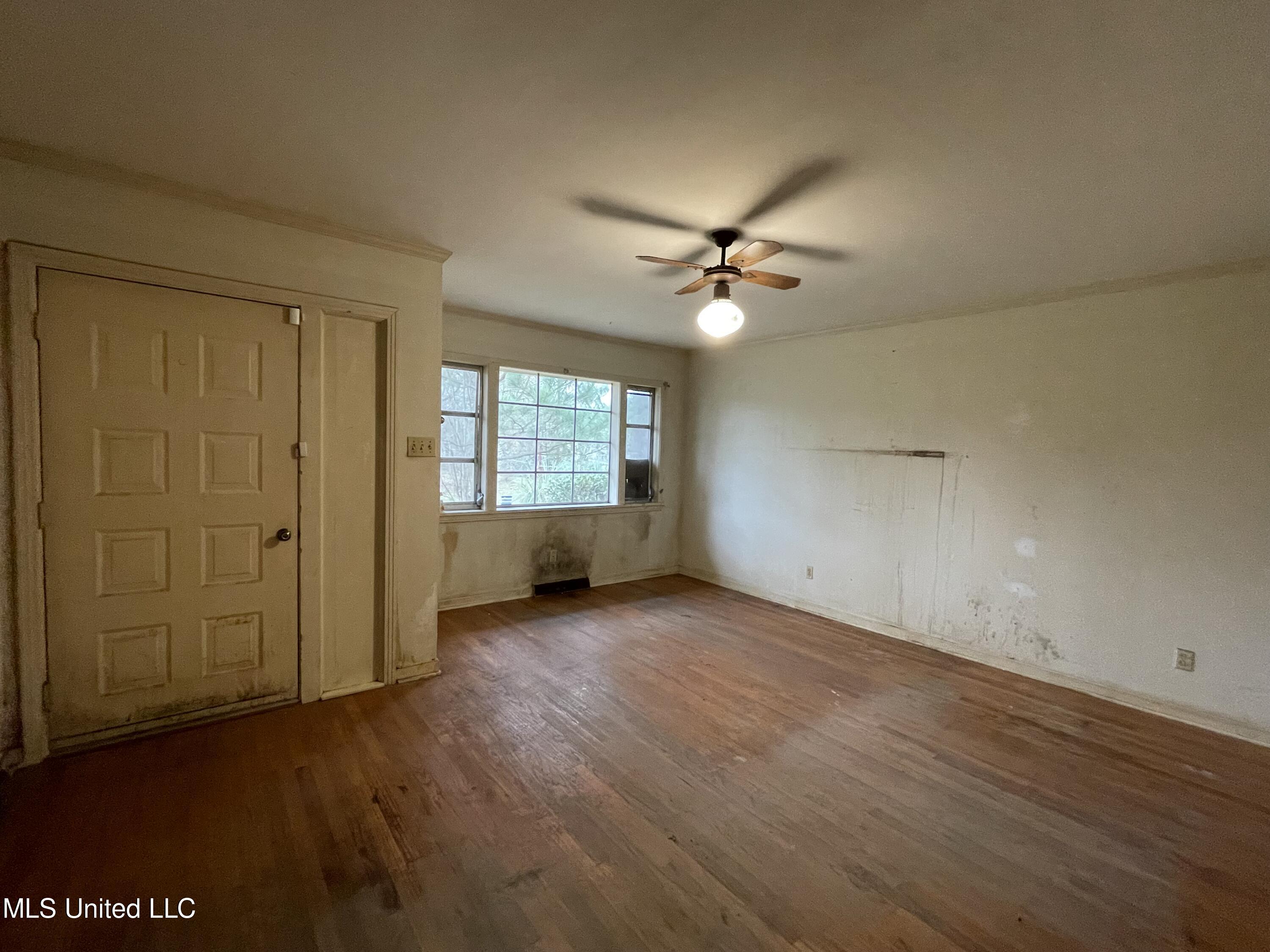 4402 Halls Ferry Road Vicksburg, MS 39180 - Photo 28 of 36 IMG_2397