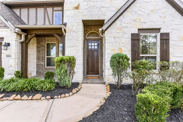 $470,000 | 9519 Carson Lane, Rosharon, TX 77583