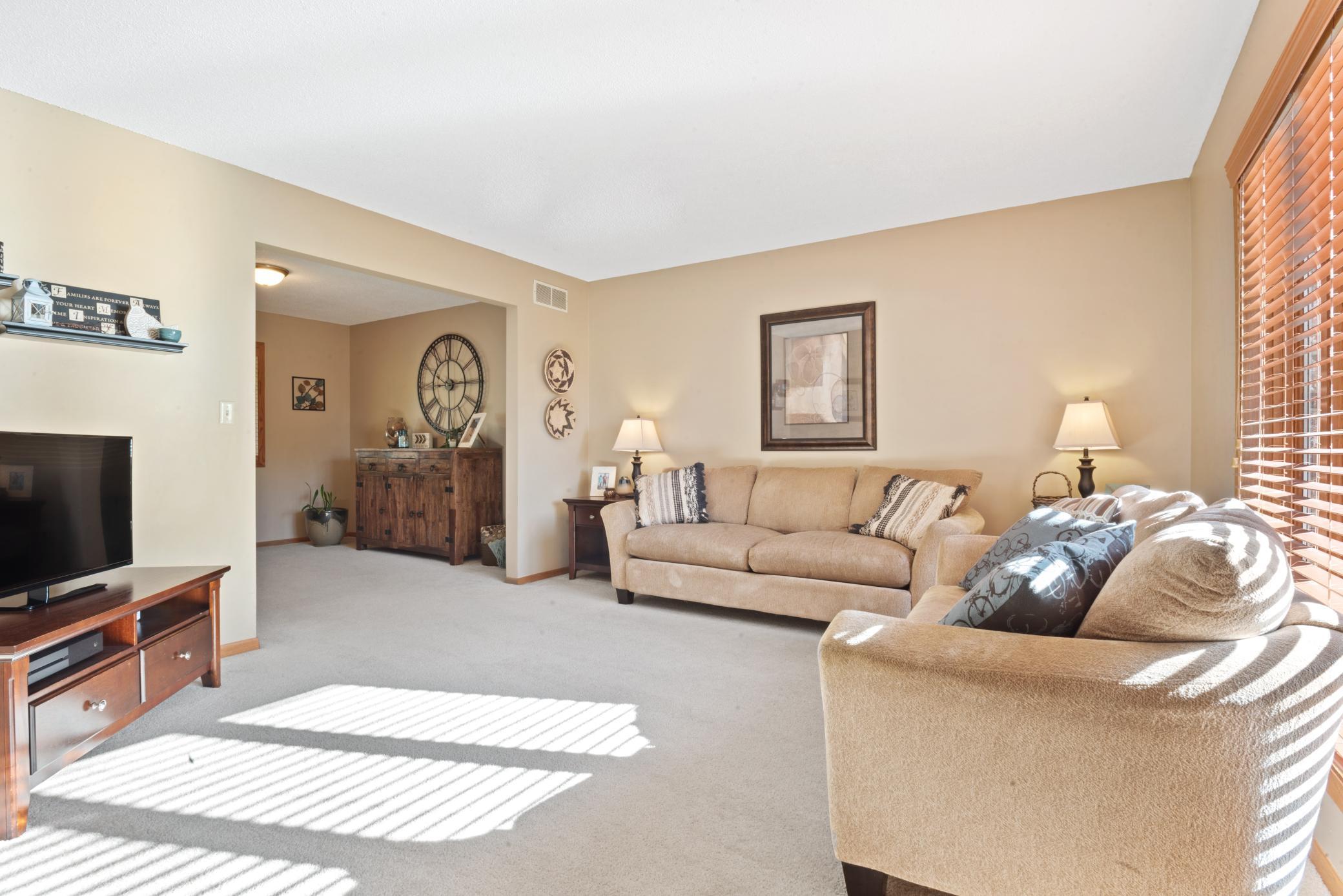 3867 Huntington Lane Northwest Rochester, MN 55901 - Photo 4 of 26