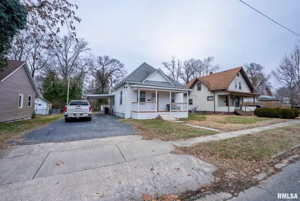 $68,500 | 215 South Pruyn Street, Salem, IL 62881