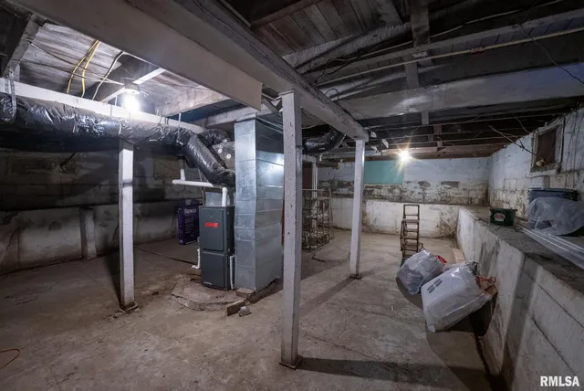 $74,900 | 215 South Pruyn Street, Salem, IL 62881