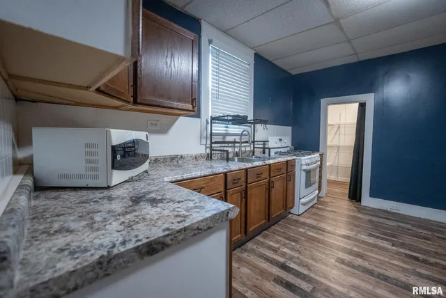 $74,900 | 215 South Pruyn Street, Salem, IL 62881