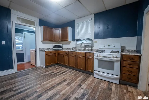 $68,500 | 215 South Pruyn Street, Salem, IL 62881