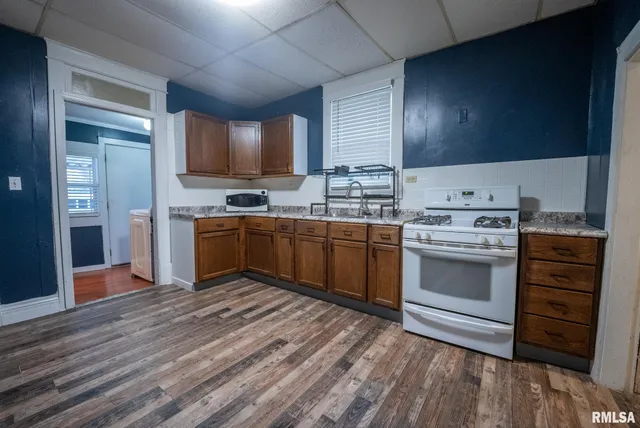 $74,900 | 215 South Pruyn Street, Salem, IL 62881