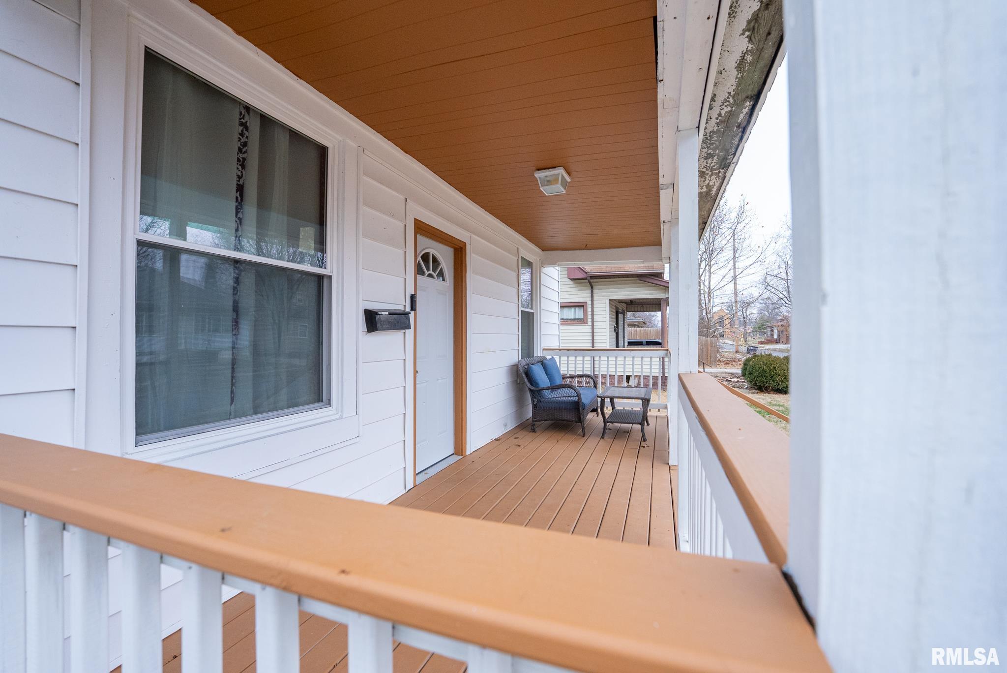 215 South Pruyn Street Salem, IL 62881 - Photo 4 of 25