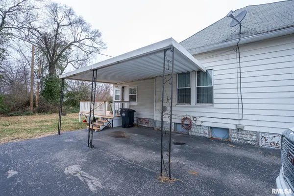 $68,500 | 215 South Pruyn Street, Salem, IL 62881