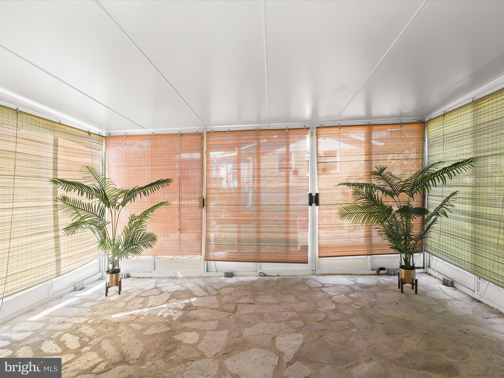 201 Suter Road Catonsville, MD 21228 - Photo 16 of 48 Enclosed patio