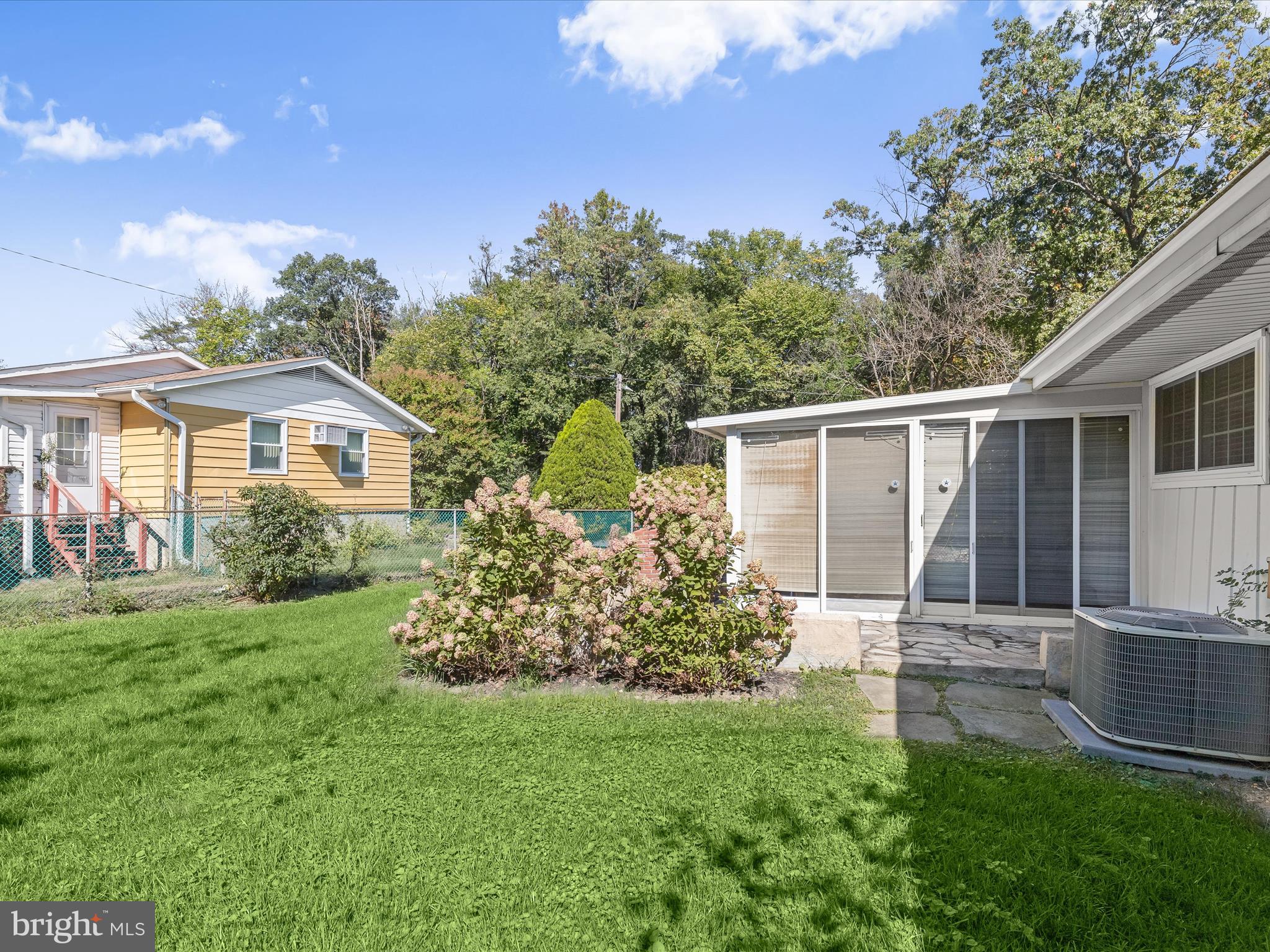 201 Suter Road Catonsville, MD 21228 - Photo 37 of 48 Landscaped grounds