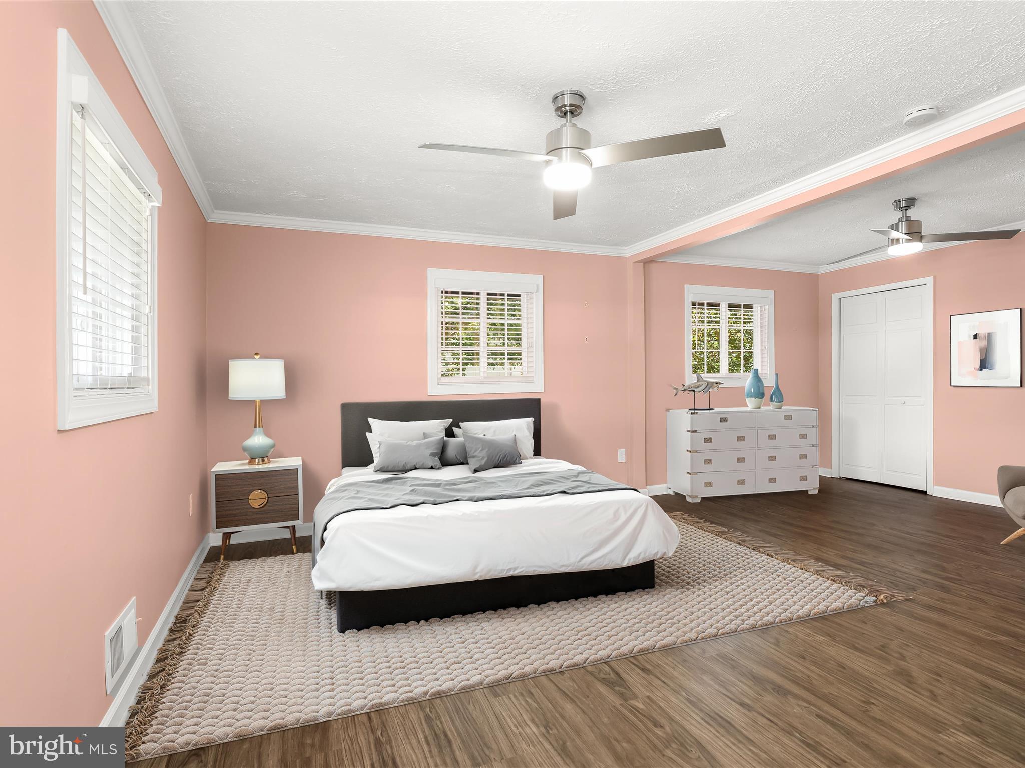 201 Suter Road Catonsville, MD 21228 - Photo 5 of 48 Spacious primary bedroom w/sitting area (VS)