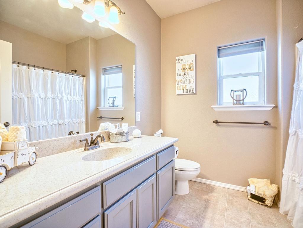 479 Ridgeway Avenue Central Point, OR 97502 - Photo 10 of 18 Additional Photo
