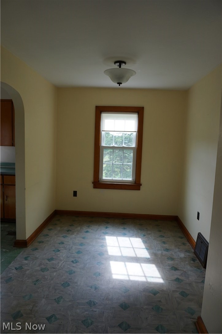 2331 Martin Road Mogadore, OH 44260 - Photo 4 of 33 Dining Room