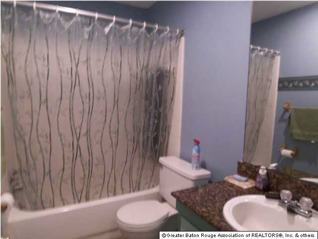 13732 Rampart Court Baton Rouge, LA 70810 - Photo 12 of 16