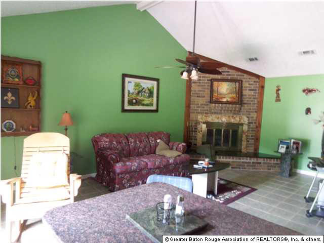 13732 Rampart Court Baton Rouge, LA 70810 - Photo 3 of 16