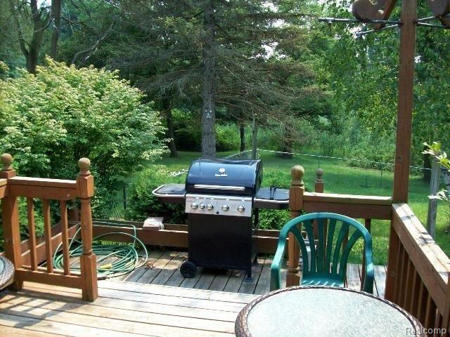 67 Gray Road Lapeer, MI 48446 - Photo 9 of 10 Gray Deck.JPG