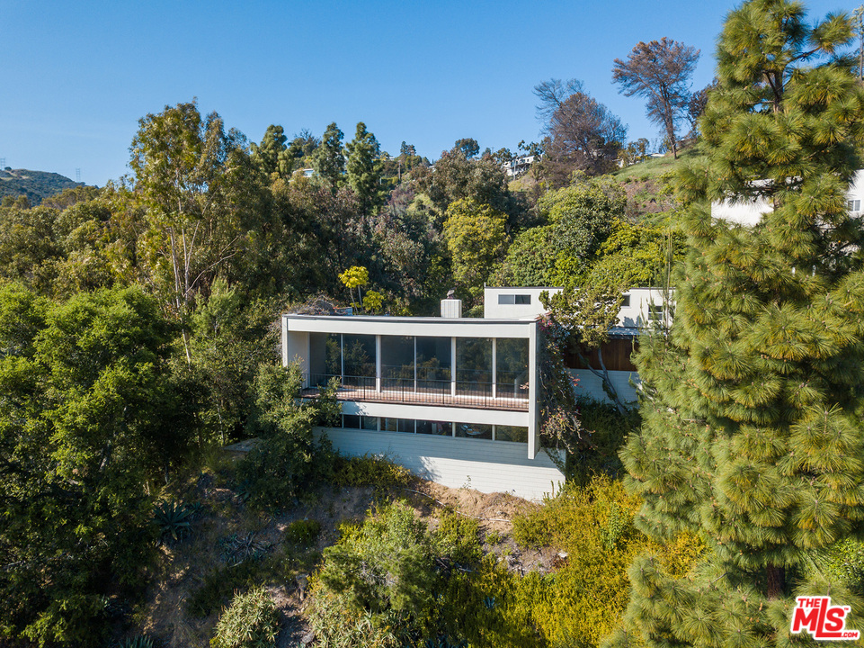 988 Bluegrass Lane Los Angeles, CA 90049 - Photo 1 of 1