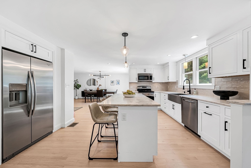 86 Grosvenor Road Needham, MA 02492 - Photo 9 of 35 Gallery Image 9