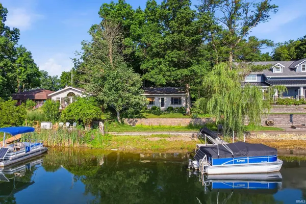 $294,900 | 3403 Southwest Indian Trail Lake Road, Farmland, IN 47340