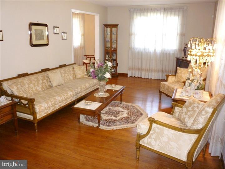2609 Yellowstone Road Cinnaminson, NJ 08077 - Photo 4 of 17 Gallery Image 4