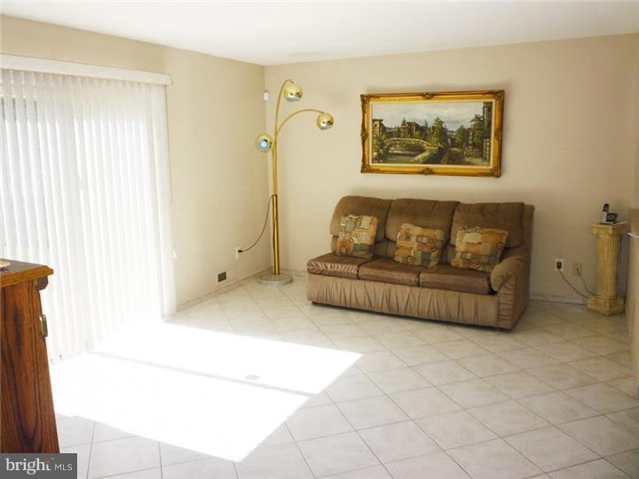 2609 Yellowstone Road Cinnaminson, NJ 08077 - Photo 9 of 17 Gallery Image 9