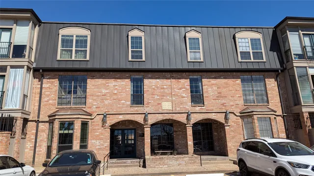 $1,950 | 2400 North Braeswood Boulevard, Unit 326, Houston, TX 77030