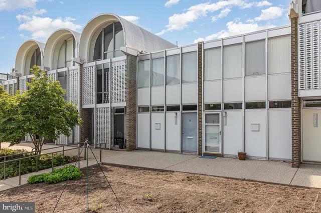 $520,000 | 1338 4th Street Southwest, Unit T1338, Washington, DC 20024