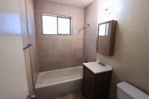 $995 | 320 South Allen, Mesa, AZ 85204