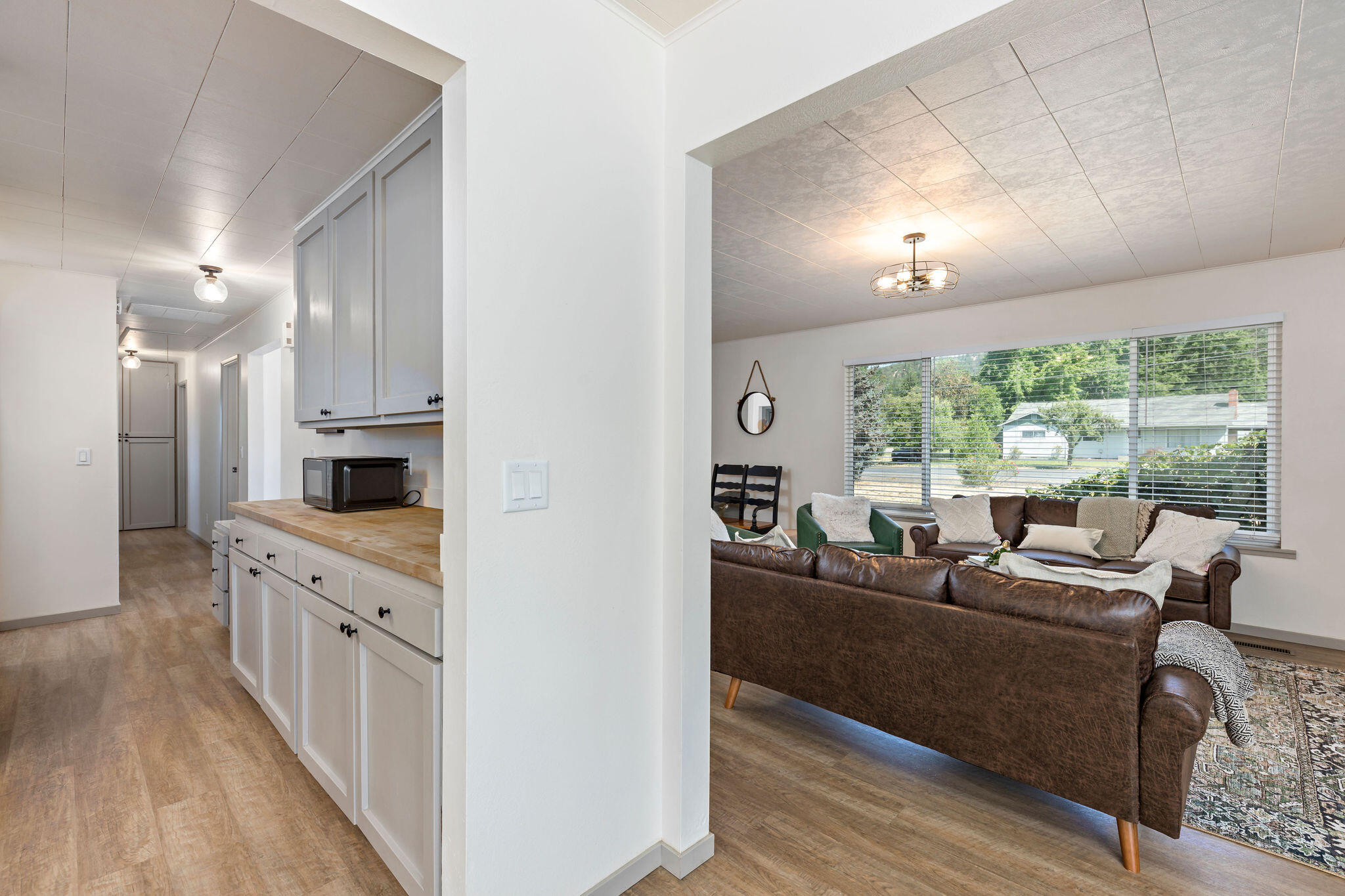 2087 Upper River Road Grants Pass, OR 97526 - Photo 13 of 47 10