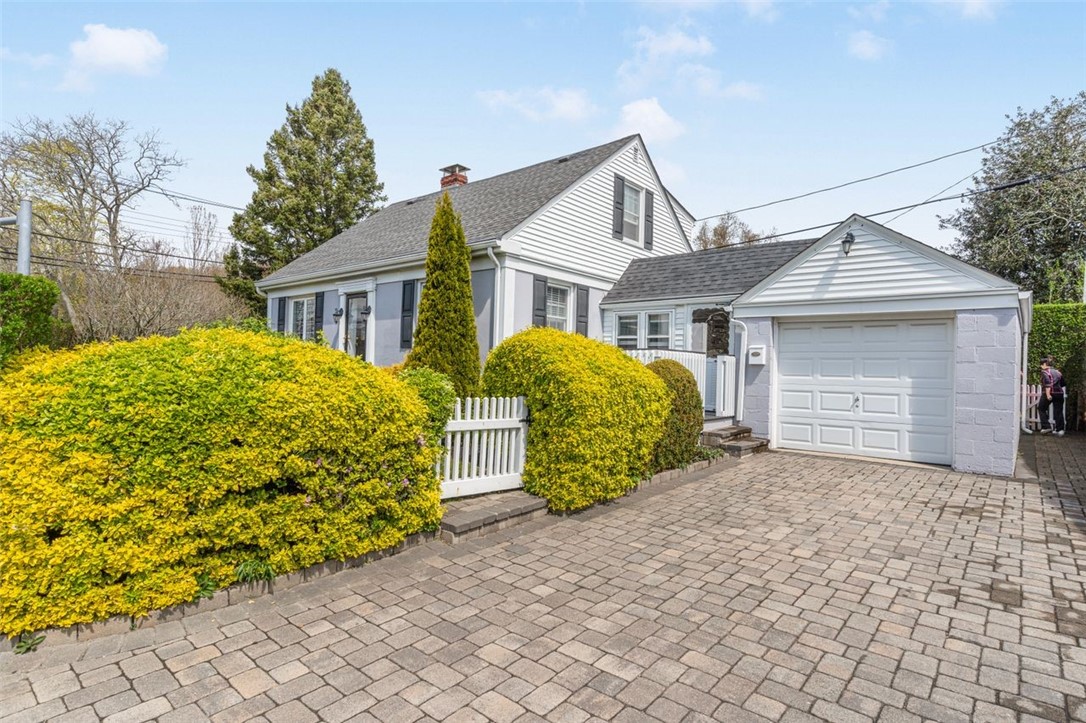 63 Admiral Kalbfus Road Newport, RI 02840 - Photo 1 of 41