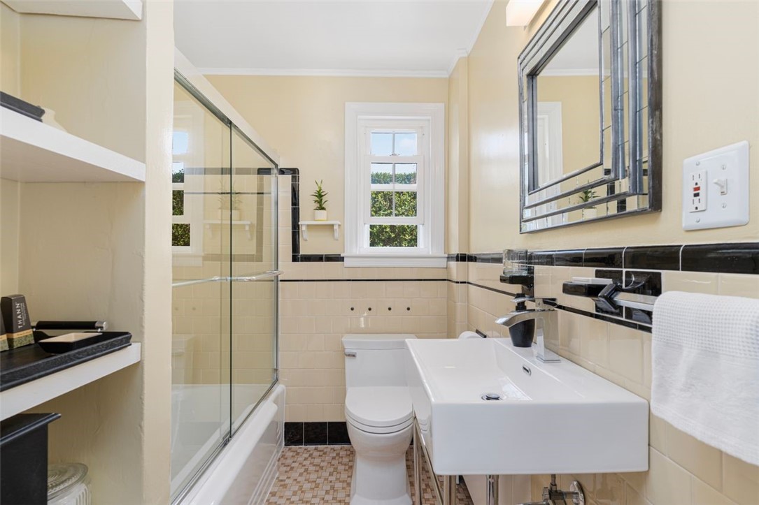 63 Admiral Kalbfus Road Newport, RI 02840 - Photo 12 of 41