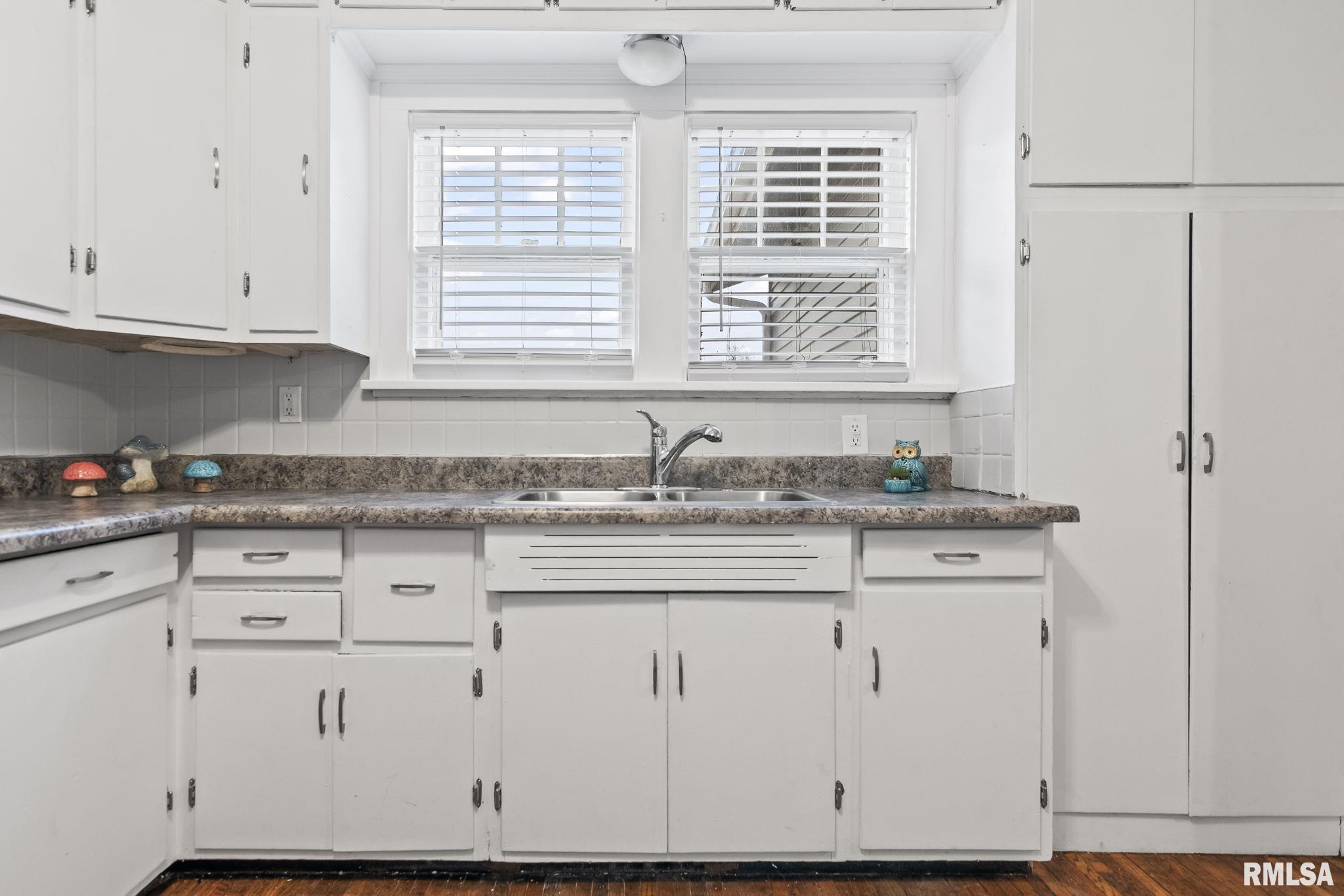 208 South Main Street Athens, IL 62613 - Photo 11 of 37 Gallery Image 11