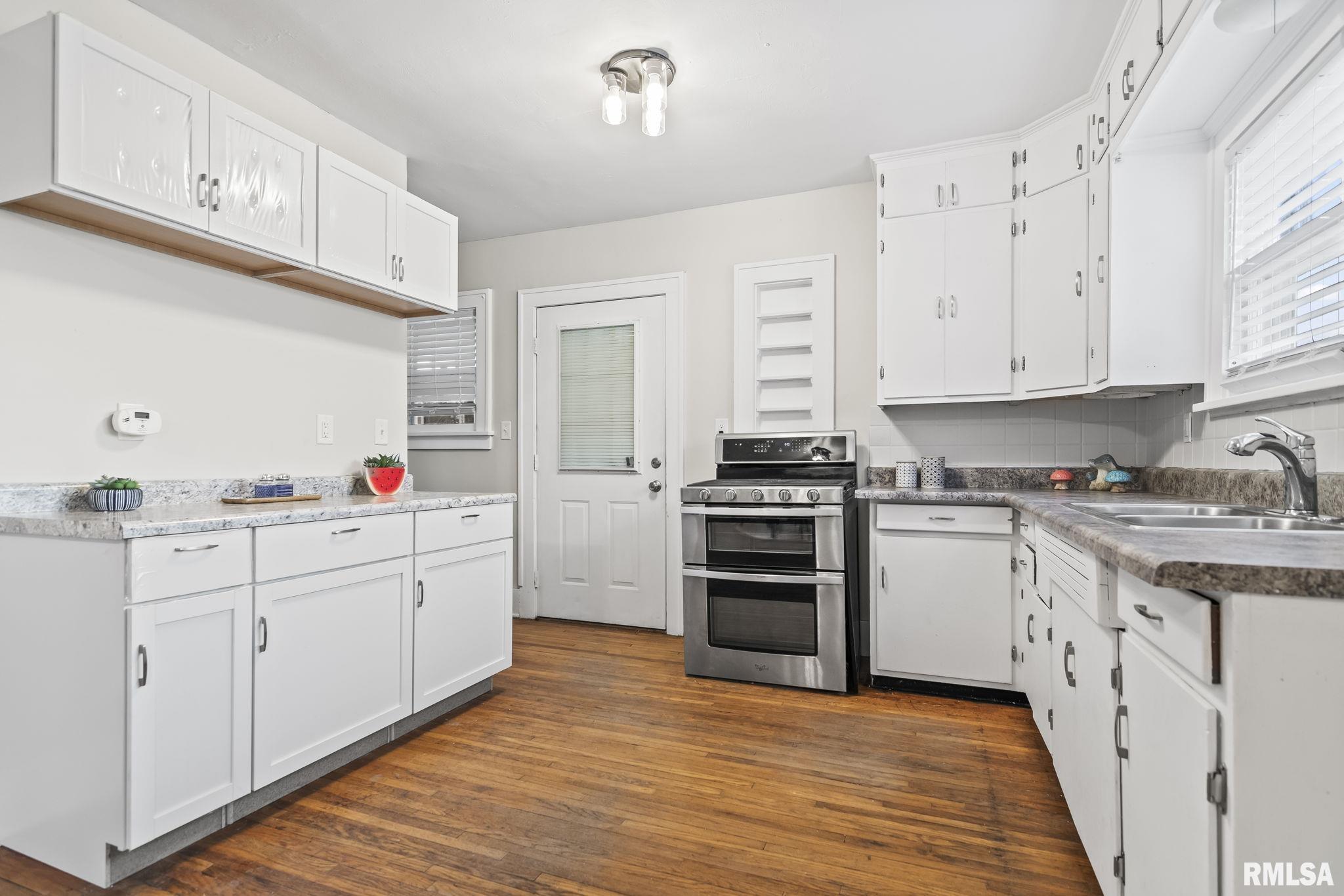 208 South Main Street Athens, IL 62613 - Photo 12 of 37 Gallery Image 12