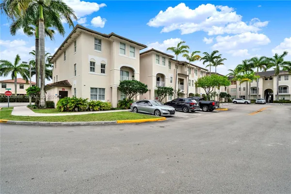 $2,700 | 11501 Northwest 89th Street, Unit 104, Doral, FL 33178