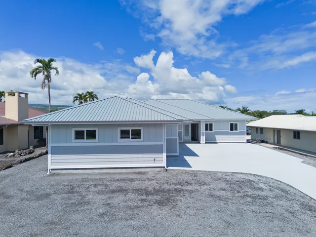 $1,300,000 | 698 Kukuau Street, Hilo, HI 96720