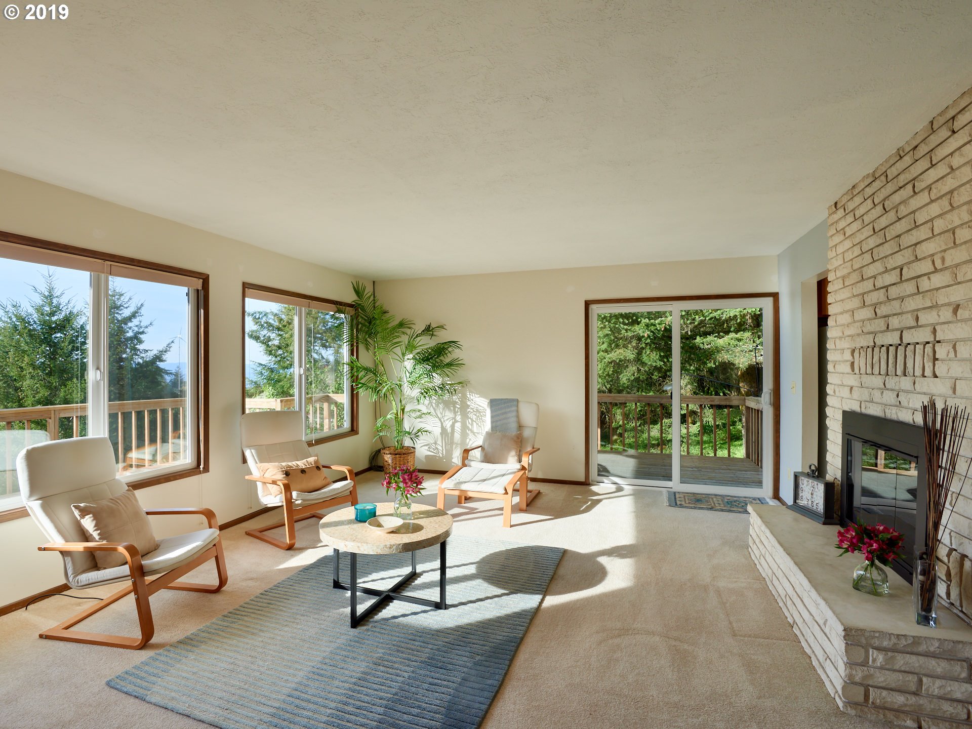 22495 Northeast Mountain Top Road Newberg, OR 97132 - Photo 4 of 30 Living Room