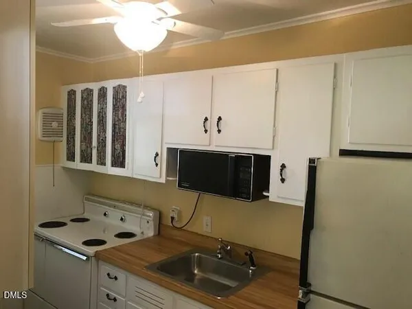 $1,250 | 833 Daniels Street, Unit A, Raleigh, NC 27605