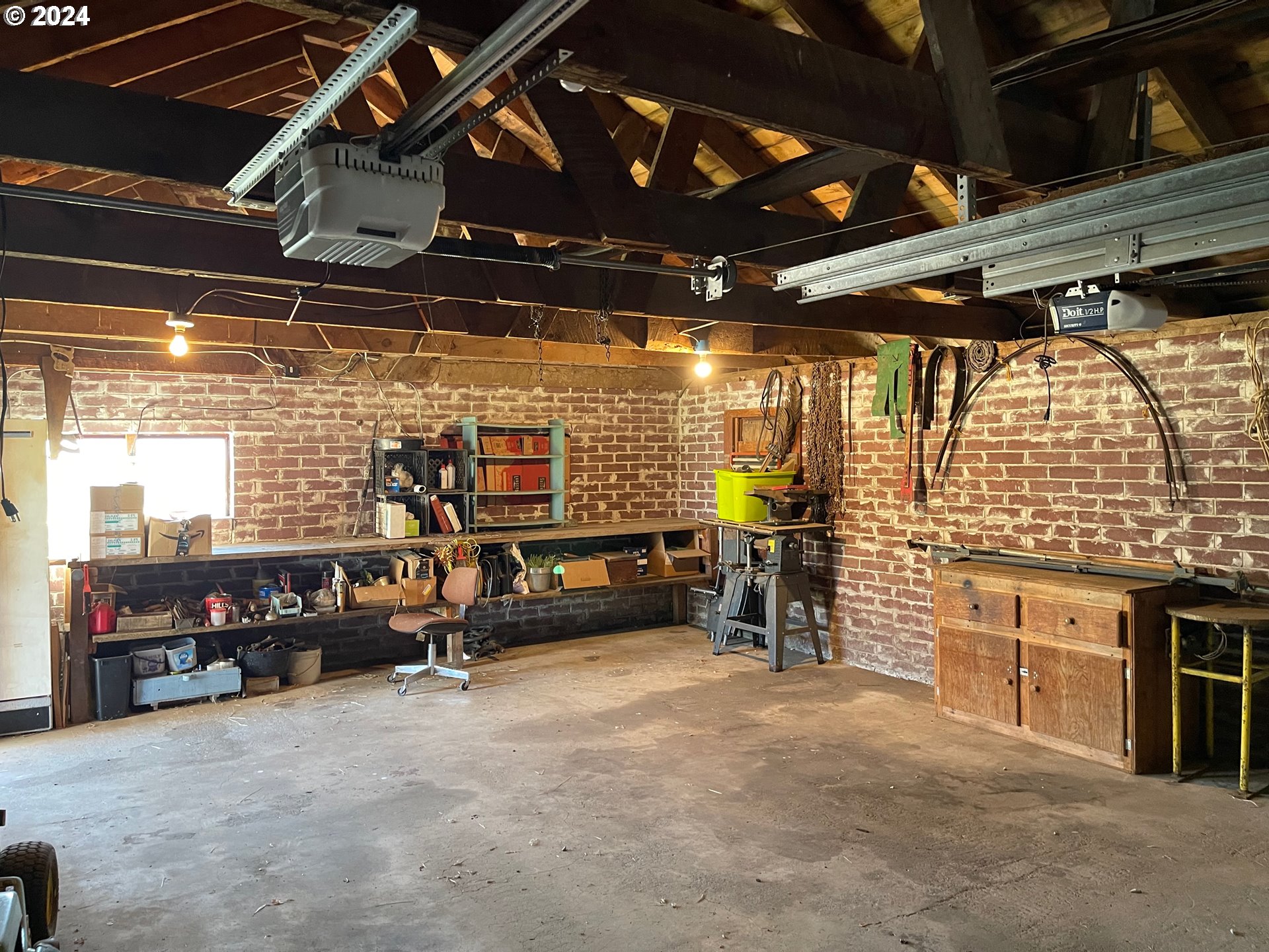 242 Van Hoy Road Goldendale, WA 98620 - Photo 25 of 44 a view of an empty room with furniture