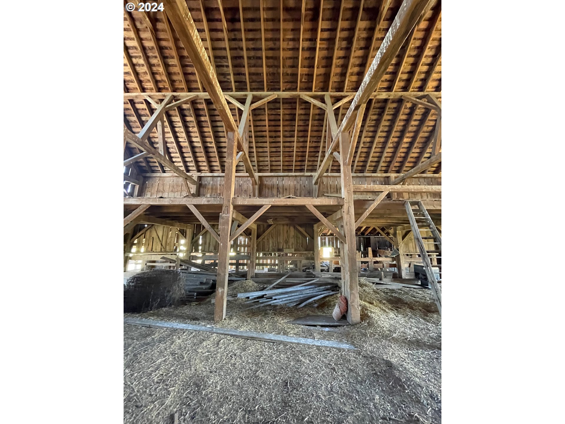 242 Van Hoy Road Goldendale, WA 98620 - Photo 32 of 44 a view of roof