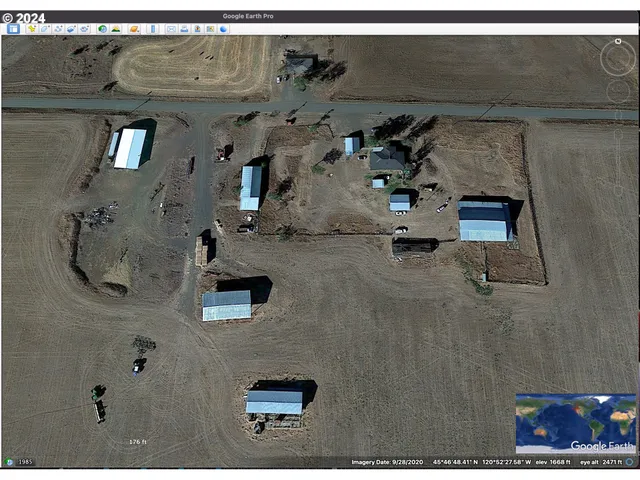 a black and white photo of a room