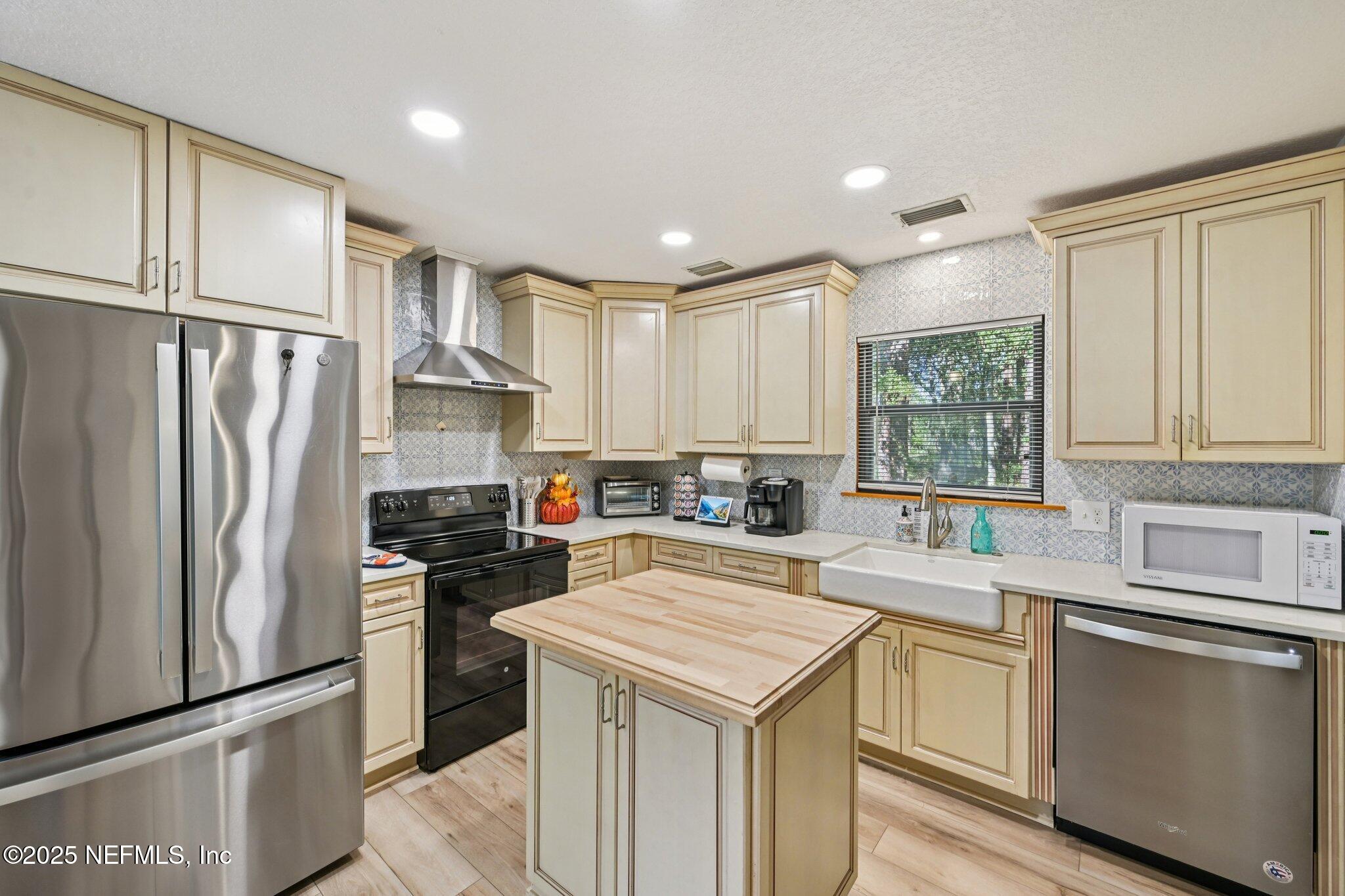 1265 Whispering Pines Road St. Johns, FL 32259 - Photo 16 of 49 Kitchen