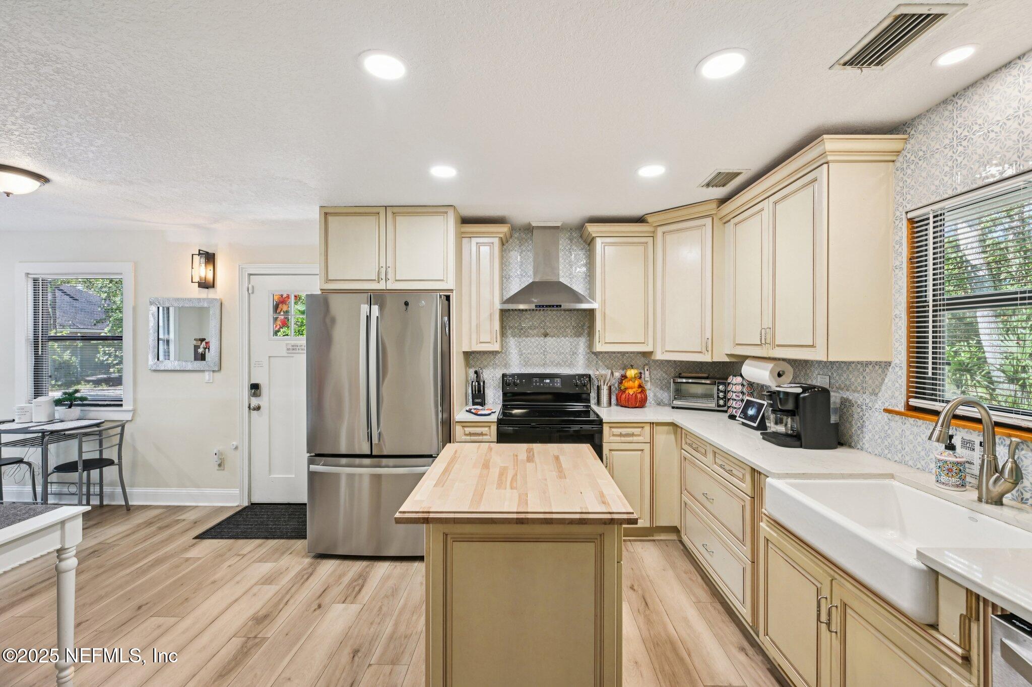 1265 Whispering Pines Road St. Johns, FL 32259 - Photo 17 of 49 Kitchen