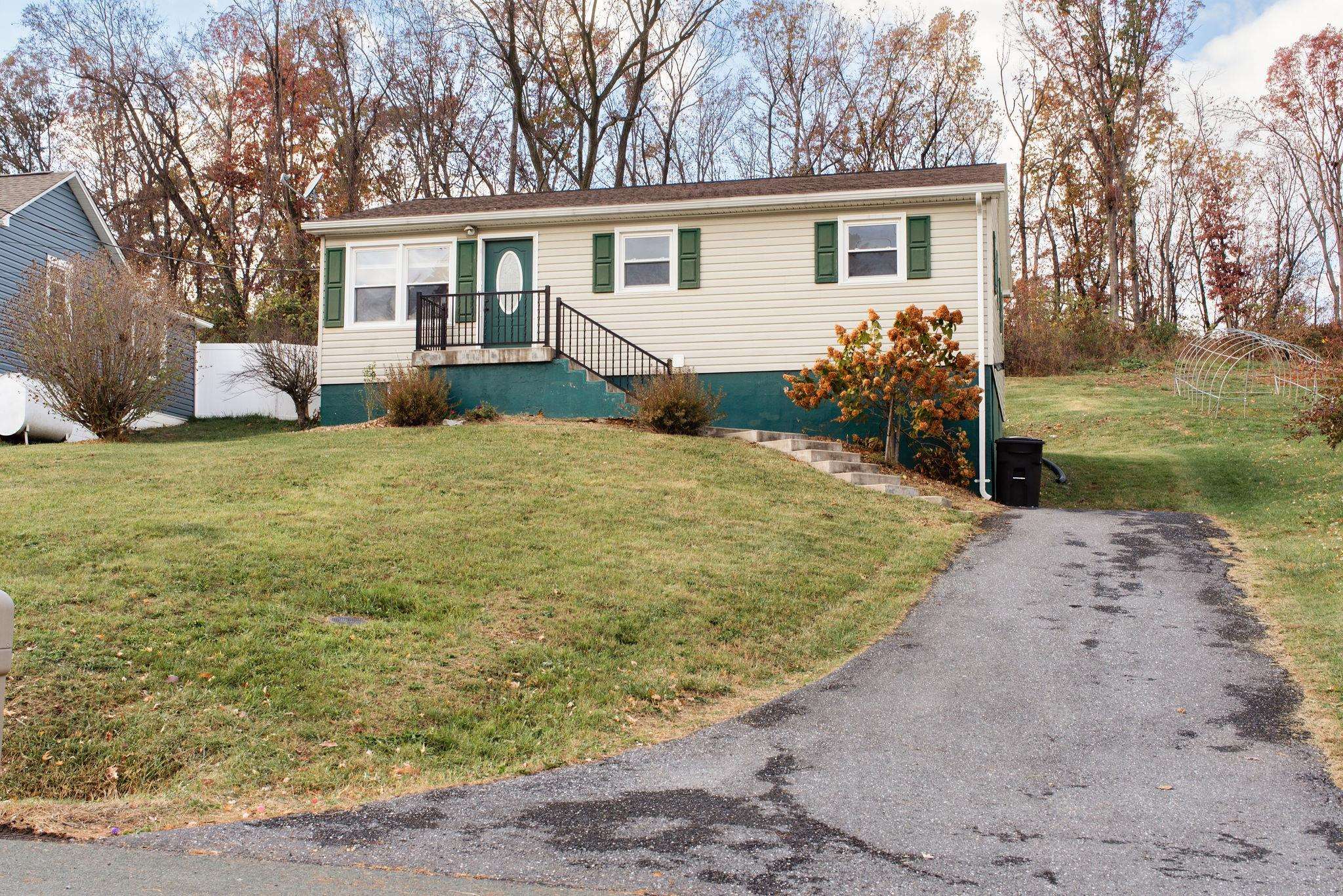 51 Orchard Road Staunton, VA 24401 - Photo 2 of 47 Gallery Image 2