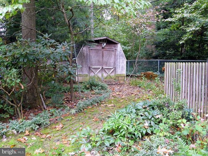 9725 Riverside Circle Ellicott City, MD 21042 - Photo 17 of 24 Shed