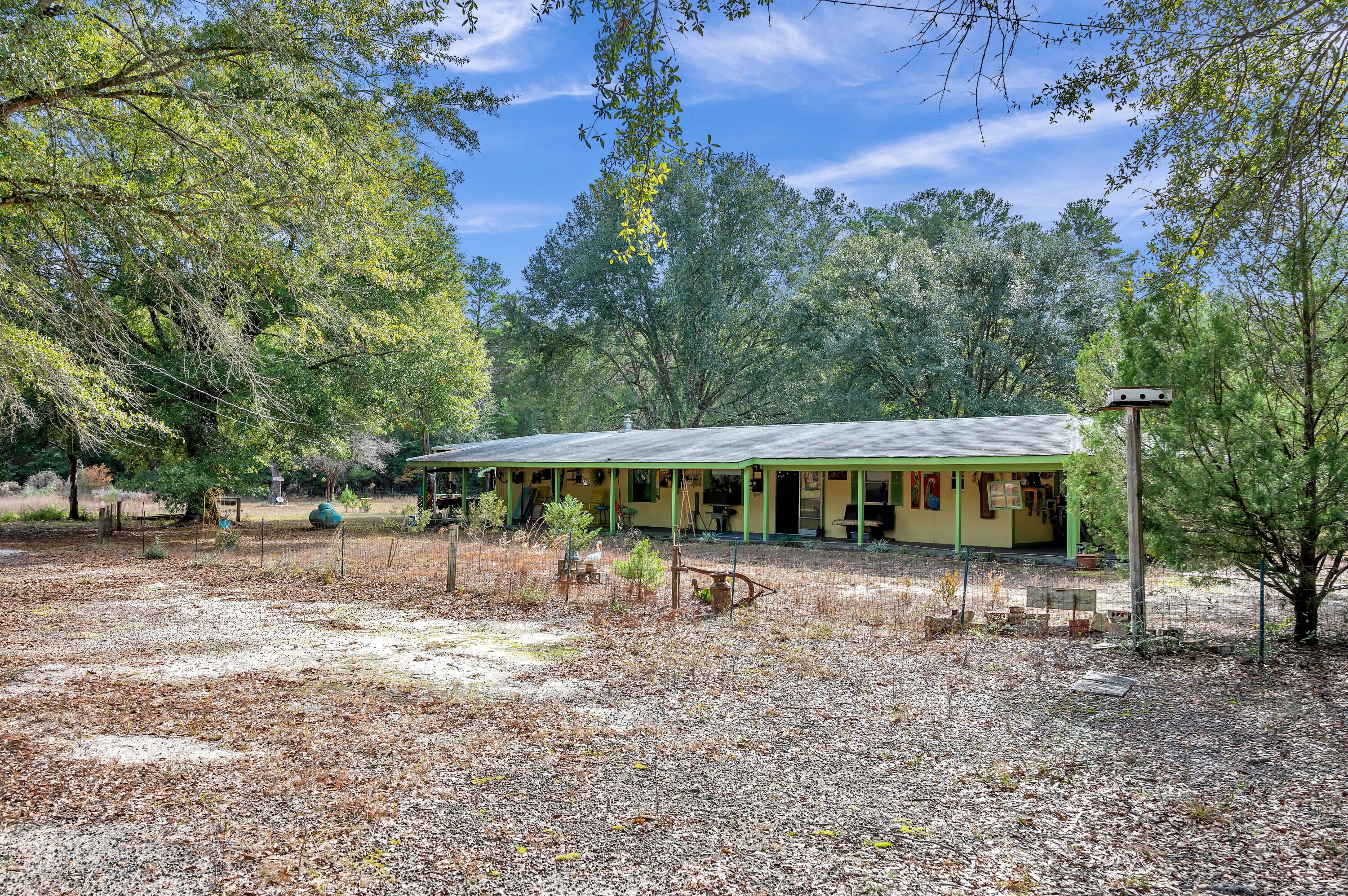 4360 Rebecca Road Crestview, FL 32539 - Photo 6 of 30 front view of a house with a yard